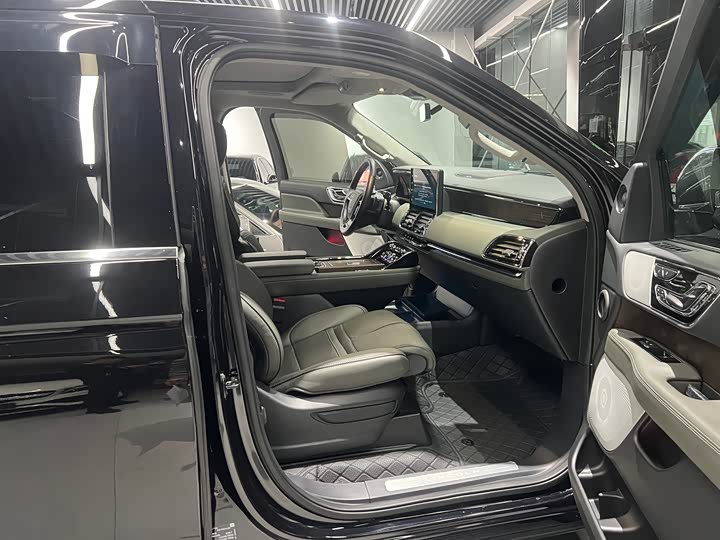 Lincoln Navigator 2022 2022款 3.5T 总统版