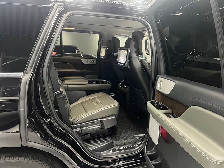 Lincoln Navigator 2022 2022款 3.5T 总统版