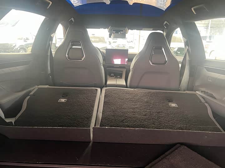 Zeekr 001 2025 2025款 ME版 100kWh 四驱