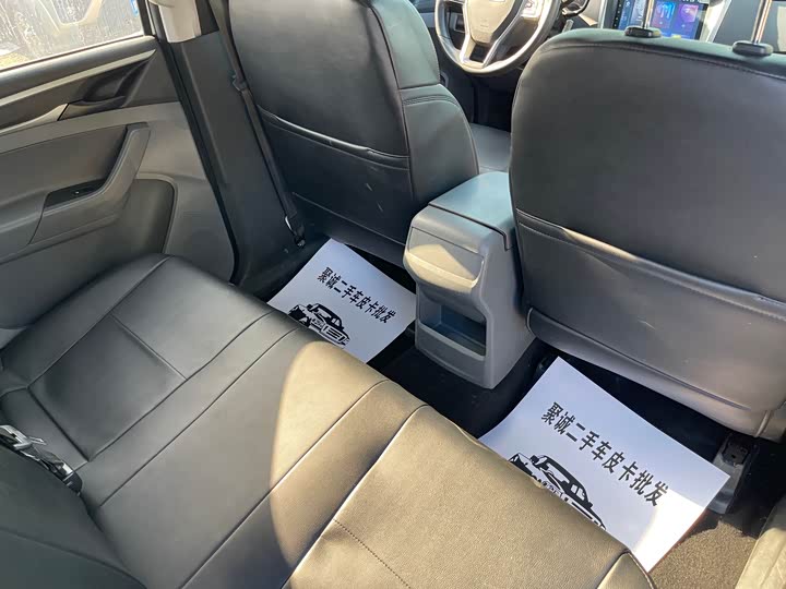 Maxus T70 2021 2021款 2.0T柴油手动四驱进取版标箱高底盘