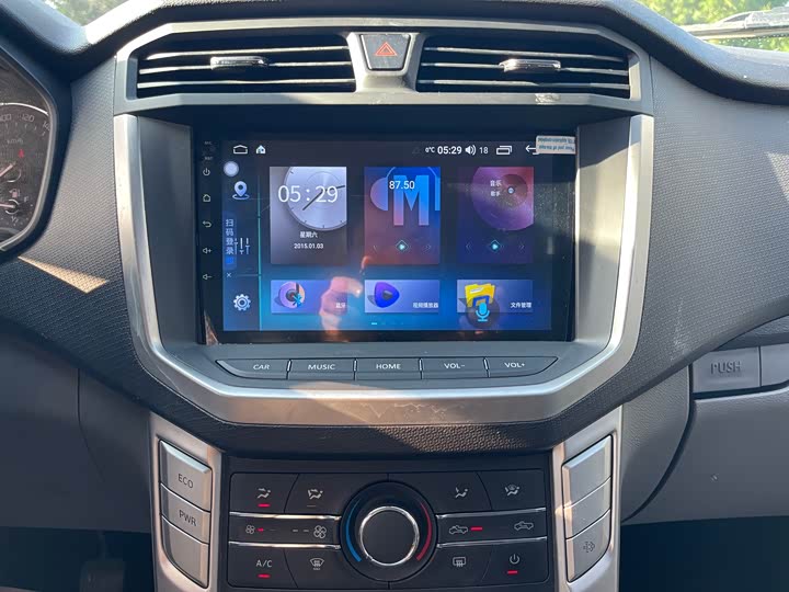 Maxus T70 2021 2021款 2.0T柴油手动四驱进取版标箱高底盘