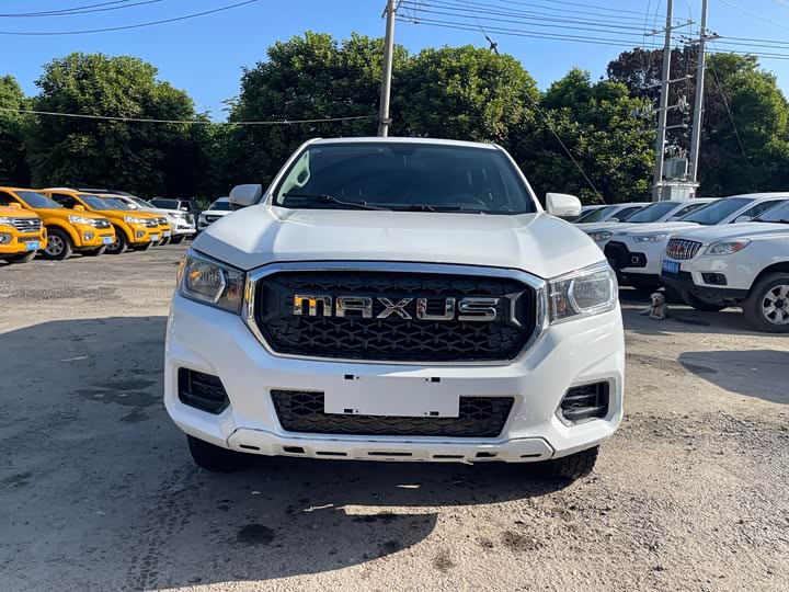 Maxus T70 2021 2021款 2.0T柴油手动四驱进取版标箱高底盘