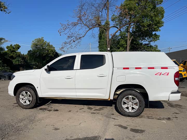 Maxus T70 2021 2021款 2.0T柴油手动四驱进取版标箱高底盘