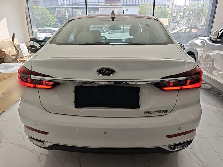 Ford Escort 2021 2021款 1.5L 自动钻石版