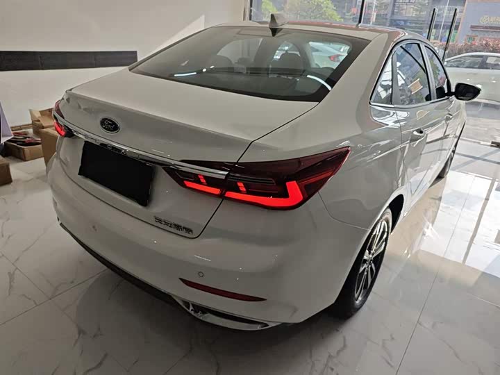 Ford Escort 2021 2021款 1.5L 自动钻石版