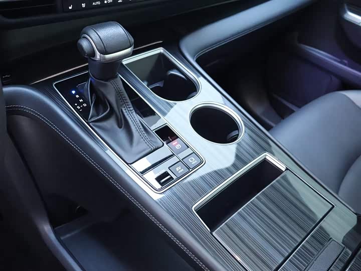 Toyota Sienna 2024 2024款 2.5L混动 四驱尊贵版