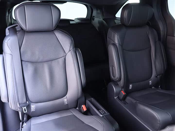 Toyota Sienna 2024 2024款 2.5L混动 四驱尊贵版