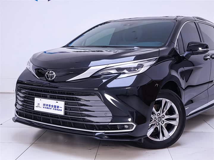Toyota Sienna 2024 2024款 2.5L混动 四驱尊贵版