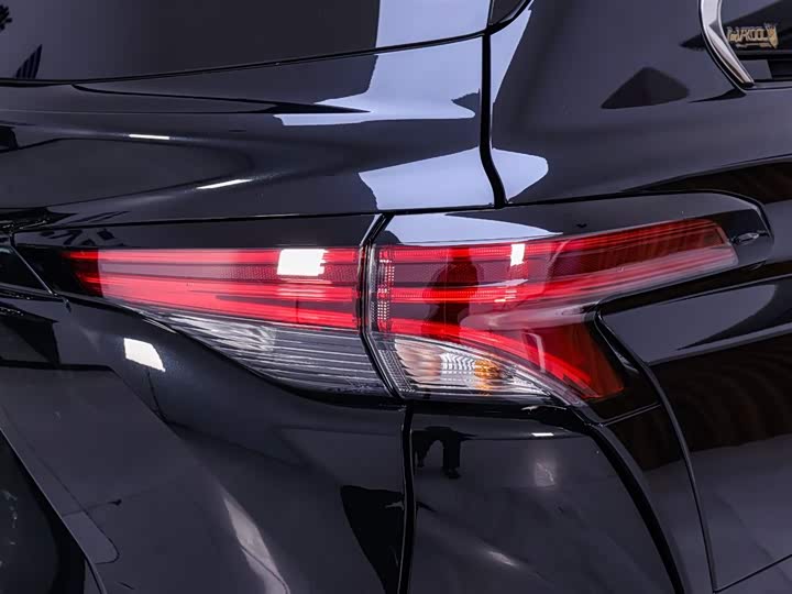 Toyota Sienna 2024 2024款 2.5L混动 四驱尊贵版