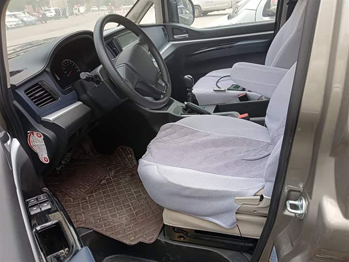 Dongfeng Forthing Lingzhi M5 2024 2024款 M5L 1.5T 手动基本型 7座