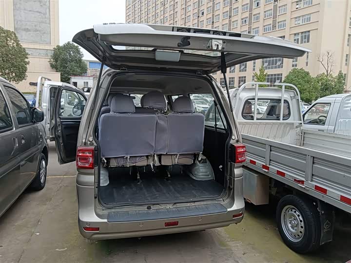 Dongfeng Forthing Lingzhi M5 2024 2024款 M5L 1.5T 手动基本型 7座