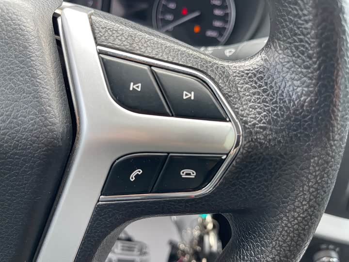 Dongfeng Rich 6 2021 2021款 2.4L手动四驱汽油尊享型2TZD