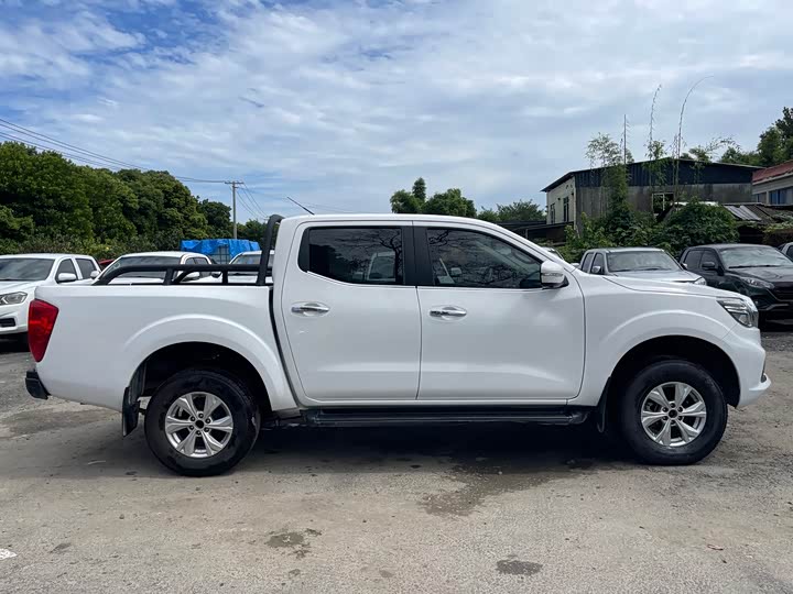 Dongfeng Rich 6 2021 2021款 2.4L手动四驱汽油尊享型2TZD