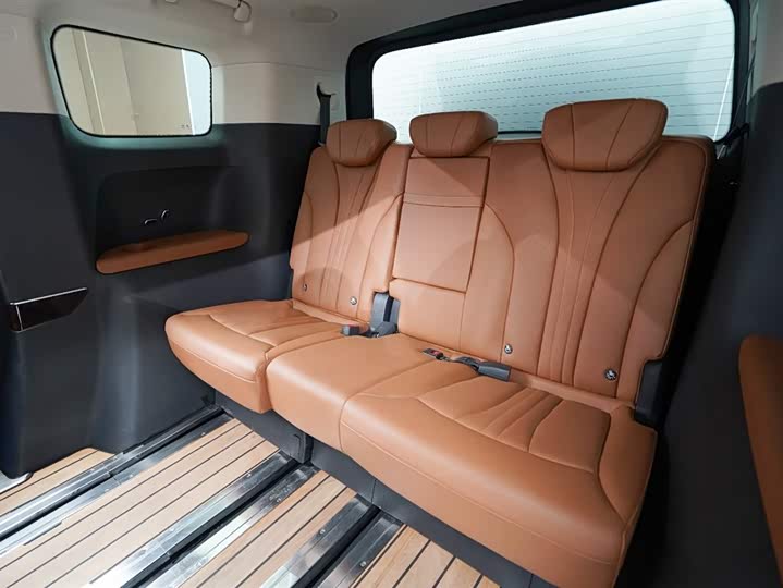 Hongqi HQ9 2023 2023款 2.0T 智联旗畅版