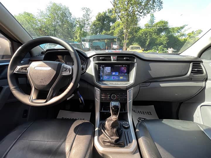 Maxus T70 2021 2021款 2.0T改款柴油手动四驱进取版长箱高底盘