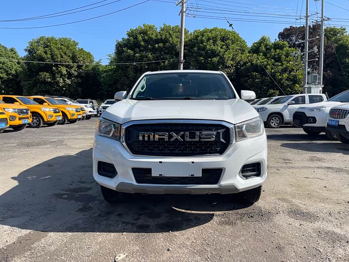 Maxus T70 2021 2021款 2.0T改款柴油手动四驱进取版长箱高底盘