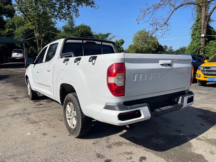 Maxus T70 2021 2021款 2.0T改款柴油手动四驱进取版长箱高底盘