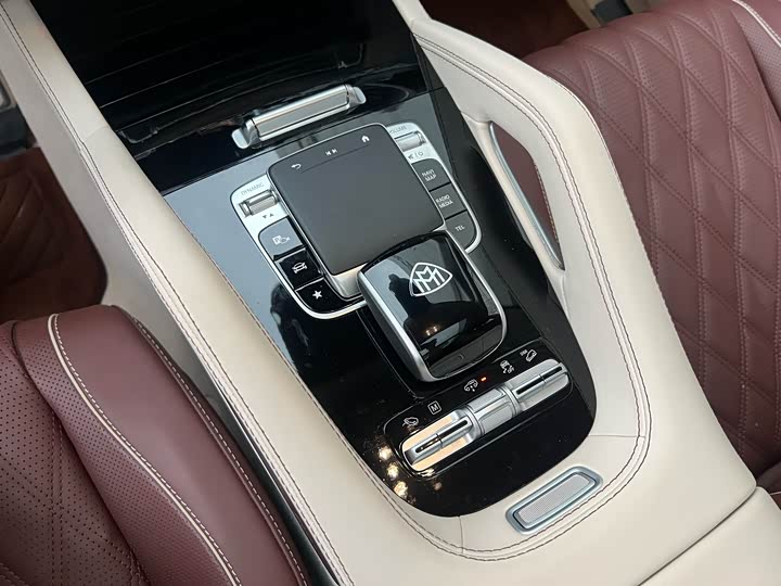 Mercedes-Benz Maybach GLS 2024 2024款 GLS 600 4MATIC 礼乐版