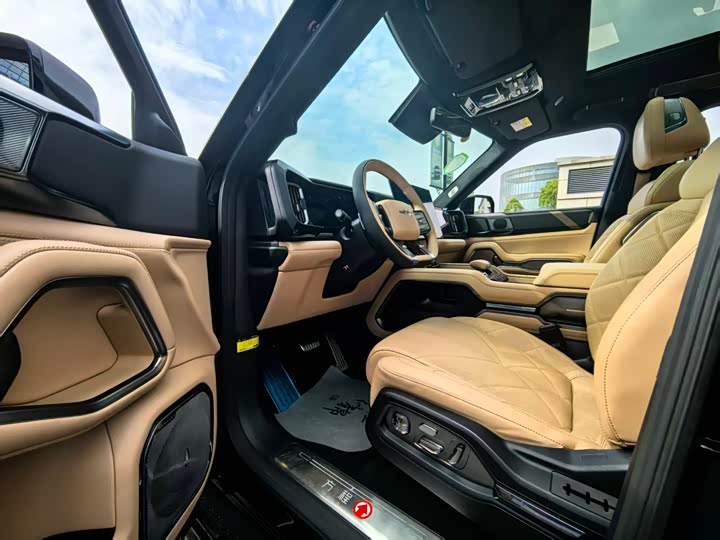 2025 BYD FangChengBao Leopard 8