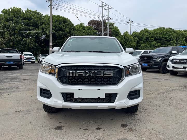 Maxus T70 2021 2021款 2.0T柴油手动四驱豪华版标箱高底盘