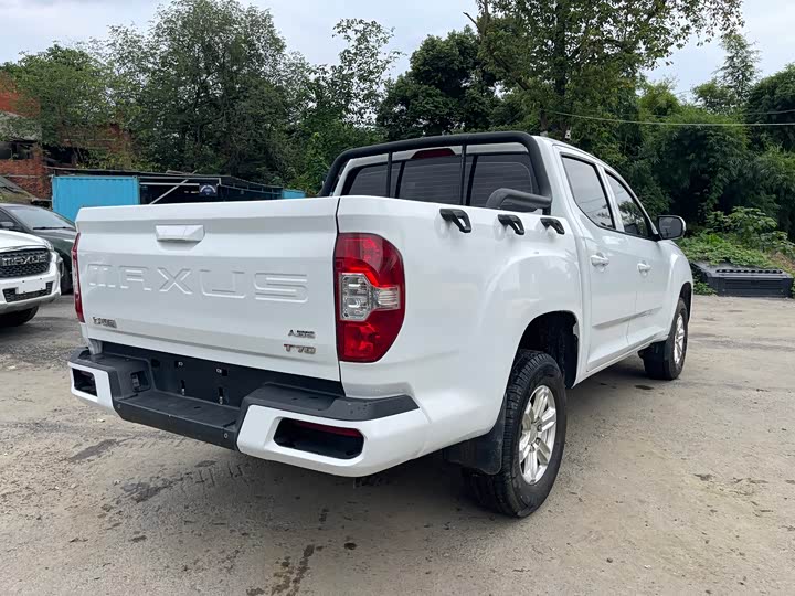 Maxus T70 2021 2021款 2.0T柴油手动四驱豪华版标箱高底盘