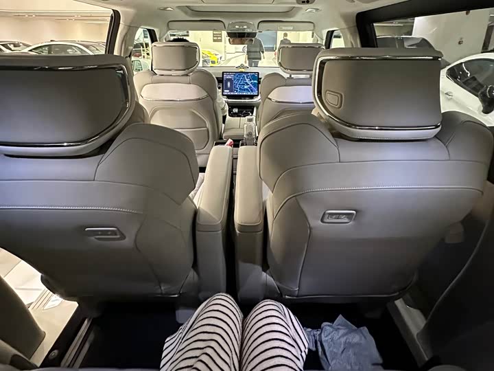 Volvo EM90 2025 2025款 Ultra 六座