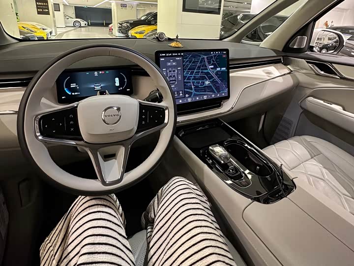 Volvo EM90 2025 2025款 Ultra 六座