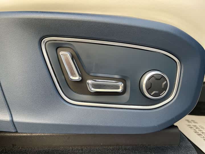 Zeekr 009 2024 2024款 六座行政版四驱 108kWh