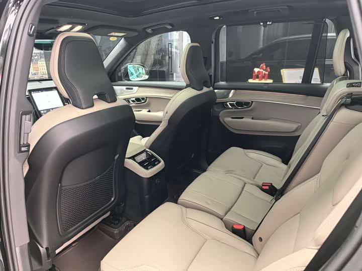 Volvo XC90 Hybrid 2026 2026款 T8 智尊豪华版 7座