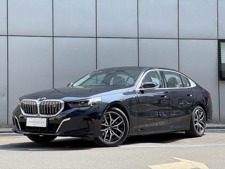 BMW i5 2024 2024款 eDrive 35L M运动套装