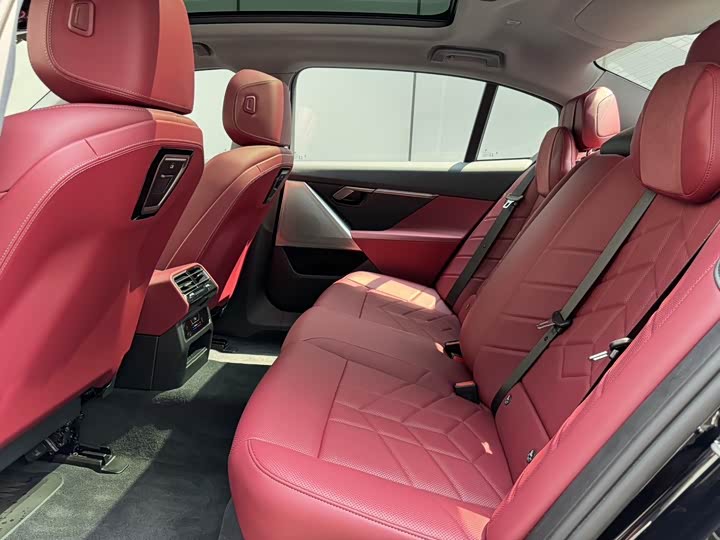 BMW i5 2024 2024款 eDrive 35L M运动套装