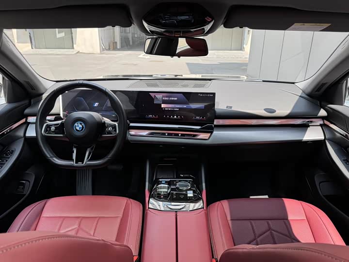 BMW i5 2024 2024款 eDrive 35L M运动套装