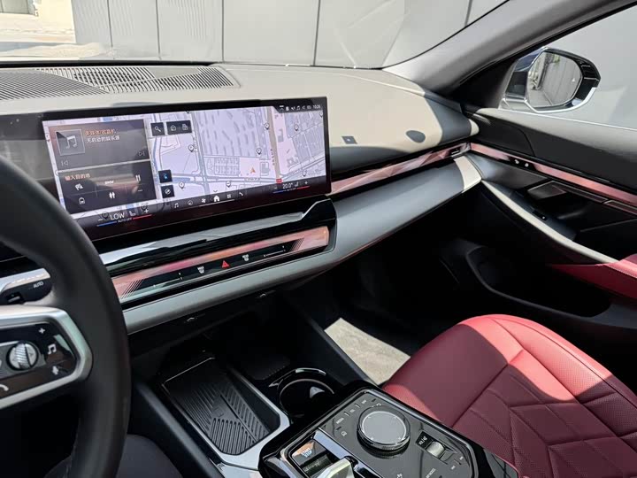 BMW i5 2024 2024款 eDrive 35L M运动套装