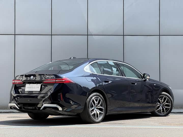 BMW i5 2024 2024款 eDrive 35L M运动套装