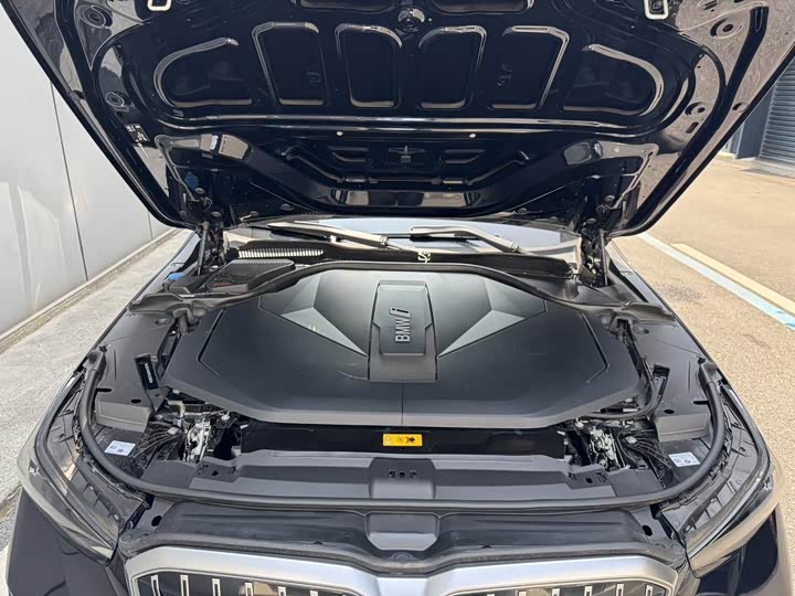 BMW i5 2024 2024款 eDrive 35L M运动套装