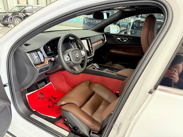 Volvo S60 2025 2025款 B4 智远豪华版
