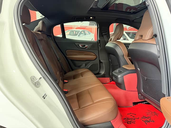 Volvo S60 2025 2025款 B4 智远豪华版