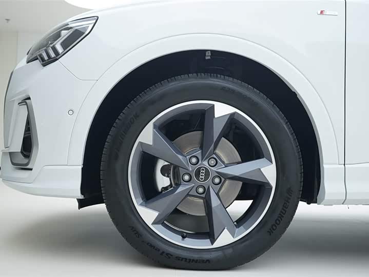 Audi Q3 2024 2024款 35 TFSI 时尚动感型