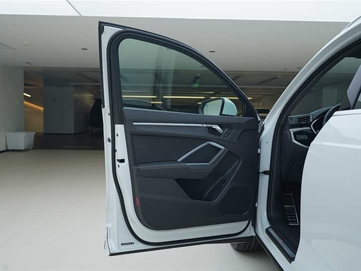 Audi Q3 2024 2024款 35 TFSI 时尚动感型