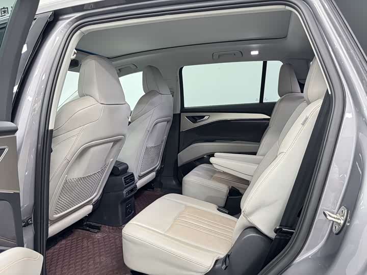 Audi Q5 e-tron 2022 2022款 40 e-tron 星耀型 机甲套装