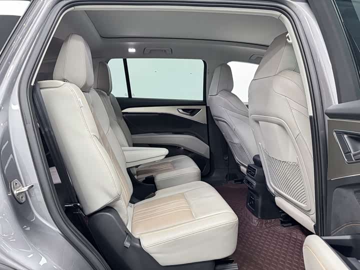 Audi Q5 e-tron 2022 2022款 40 e-tron 星耀型 机甲套装