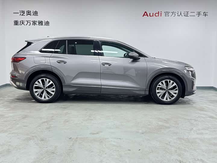 Audi Q5 e-tron 2022 2022款 40 e-tron 星耀型 机甲套装
