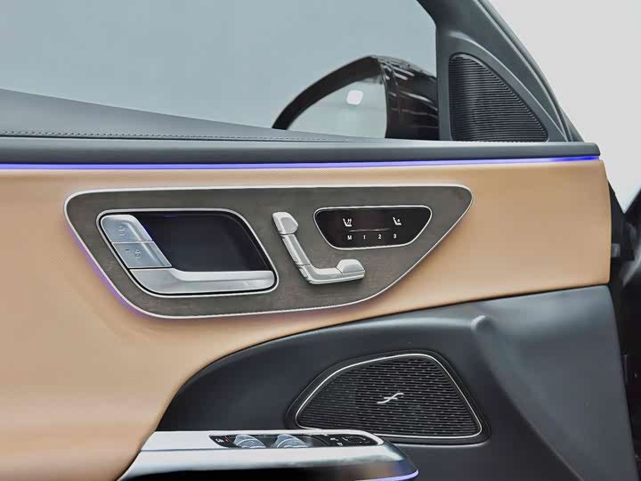 Mercedes-Benz E-Class 2025 2025款 E 300 L 时尚型