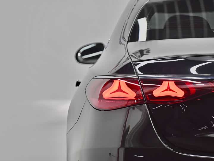 Mercedes-Benz E-Class 2025 2025款 E 300 L 时尚型