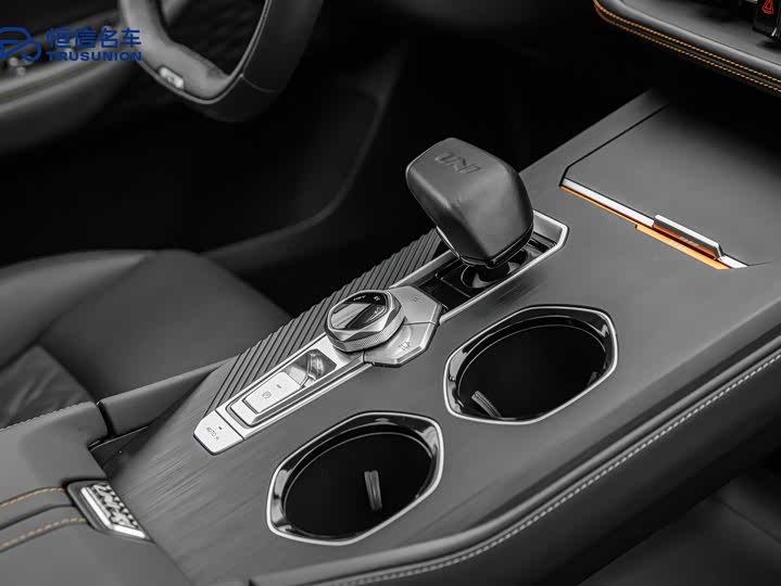 Changan UNI-K Hybrid 2022 2022款 蓝鲸iDD 130km 1.5T 尊贵型