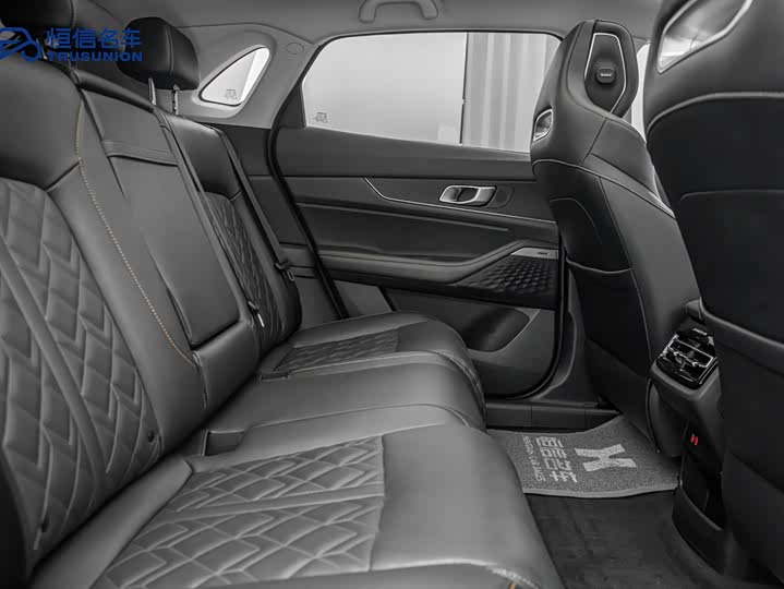 Changan UNI-K Hybrid 2022 2022款 蓝鲸iDD 130km 1.5T 尊贵型