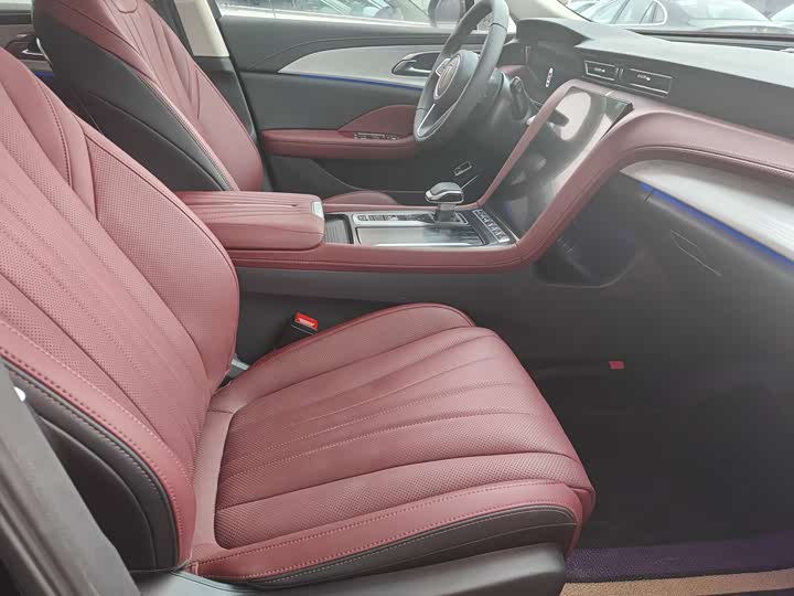 Hongqi H5 2025 2025款 2.0T 自动旗畅版
