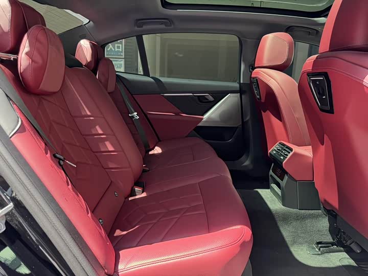 BMW i5 2024 2024款 eDrive 35L M运动套装