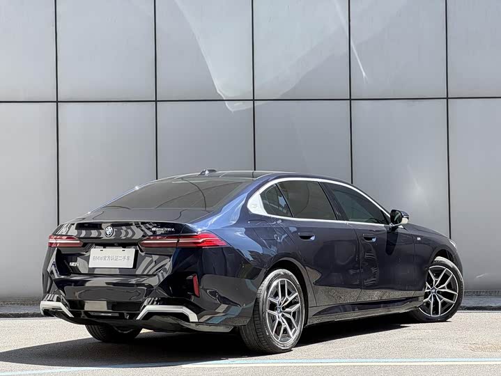 BMW i5 2024 2024款 eDrive 35L M运动套装