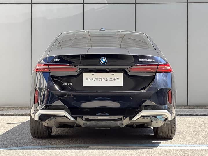 BMW i5 2024 2024款 eDrive 35L M运动套装